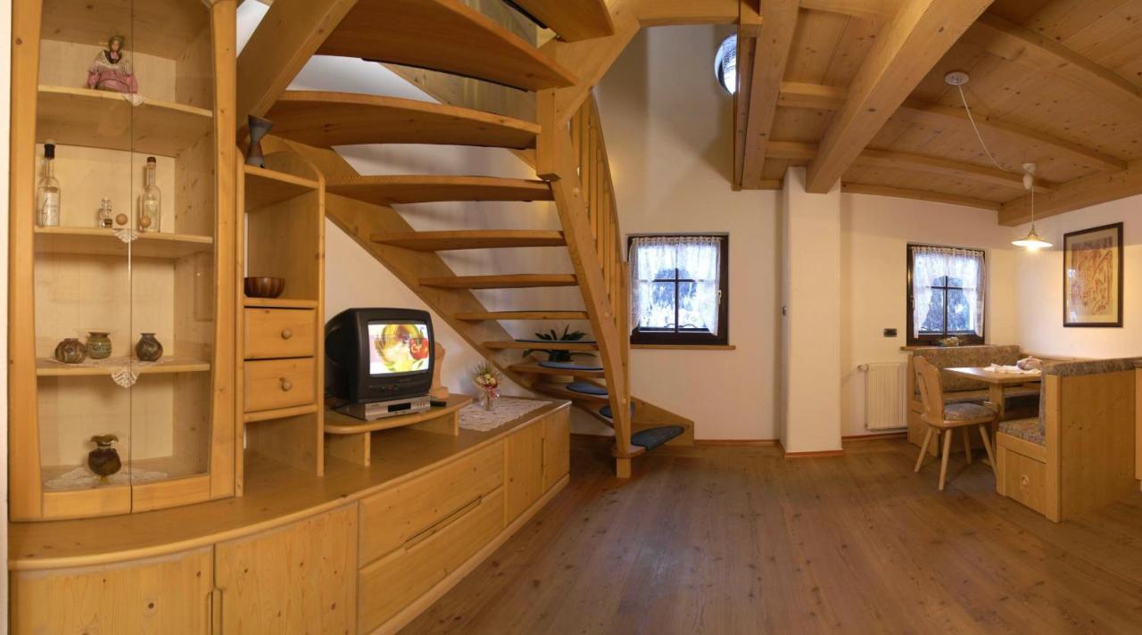 Agriturismo Apartments Tuene Ortisei Eksteriør bilde