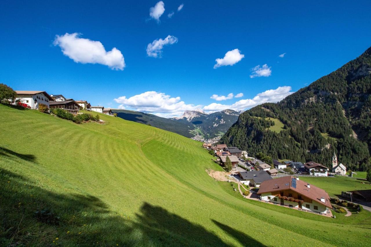 Agriturismo Apartments Tuene Ortisei Eksteriør bilde
