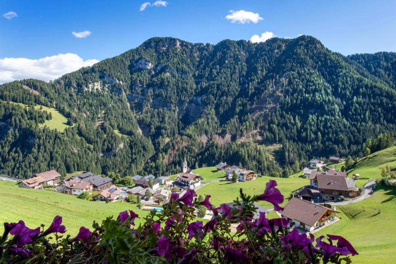 Agriturismo Apartments Tuene Ortisei Eksteriør bilde