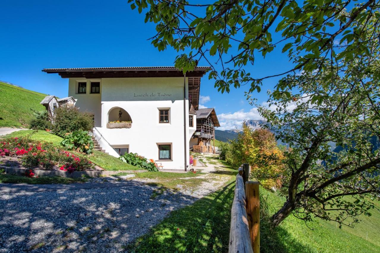 Agriturismo Apartments Tuene Ortisei Eksteriør bilde
