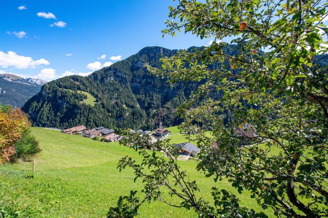 Agriturismo Apartments Tuene Ortisei Eksteriør bilde