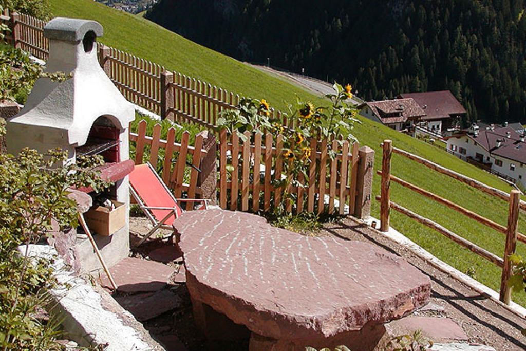 Agriturismo Apartments Tuene Ortisei Eksteriør bilde